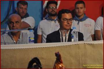 El Ejido inició esta noche sus fiestas patronales en honor de San Pedro y la Virgen del Carmen con el pregón y  varios reconocimientos (Foto TA y TF)